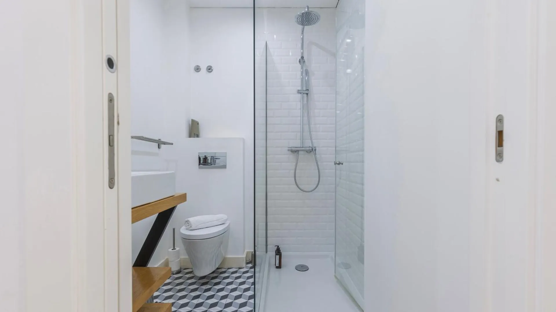 Modern Apartment In Bairro Alto By Lovelystay Lisbon